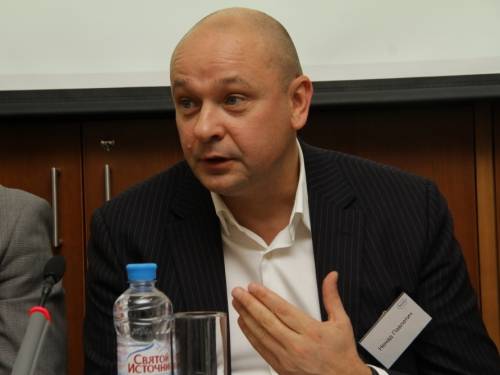 7a7db5370d90fbc152de18fed127afe1